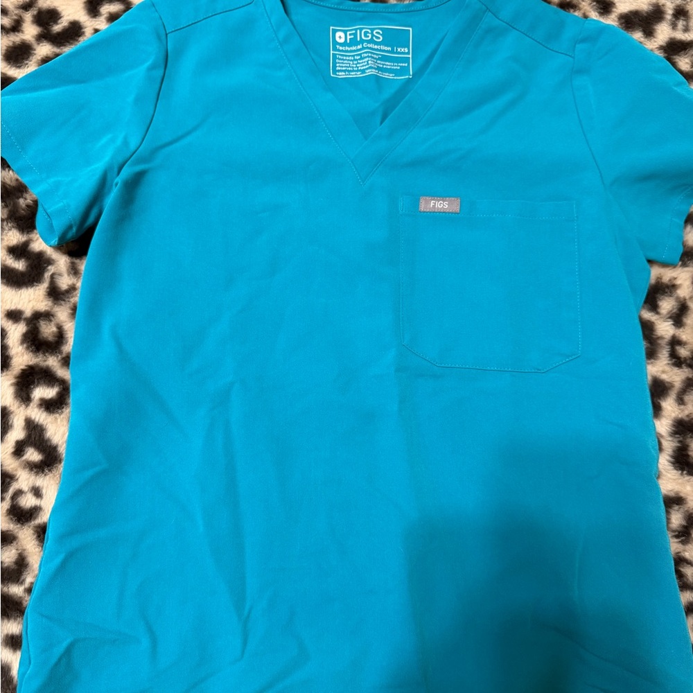 FIGS V-Neck Scrub Top in Teal Blue